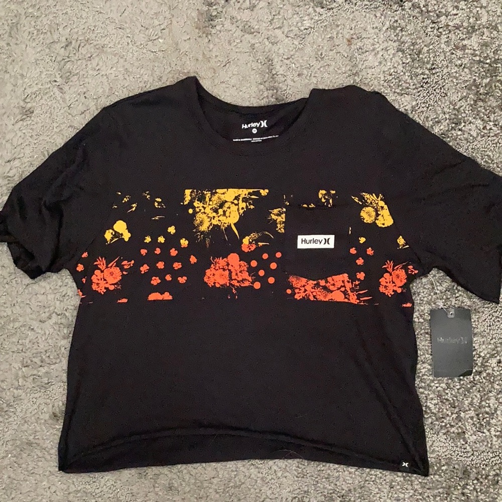 Hurley cropped t shirt size medium NWT